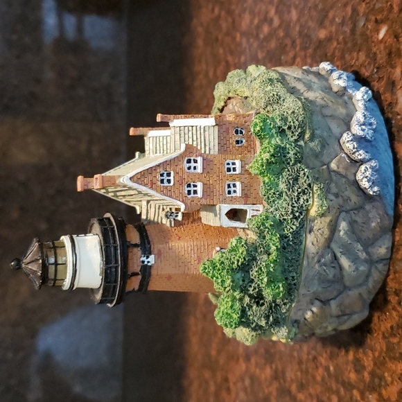 Block Island Lighthouse treasure box - Picture 3 of 6